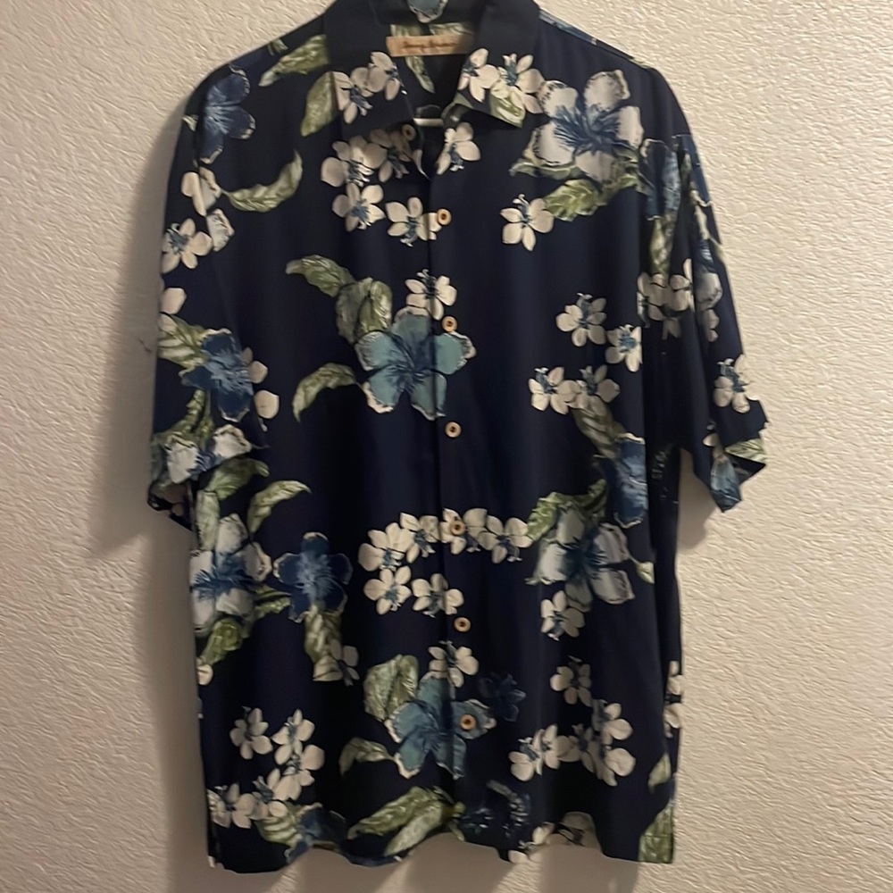 Men’s Tommy Bahama shirt
